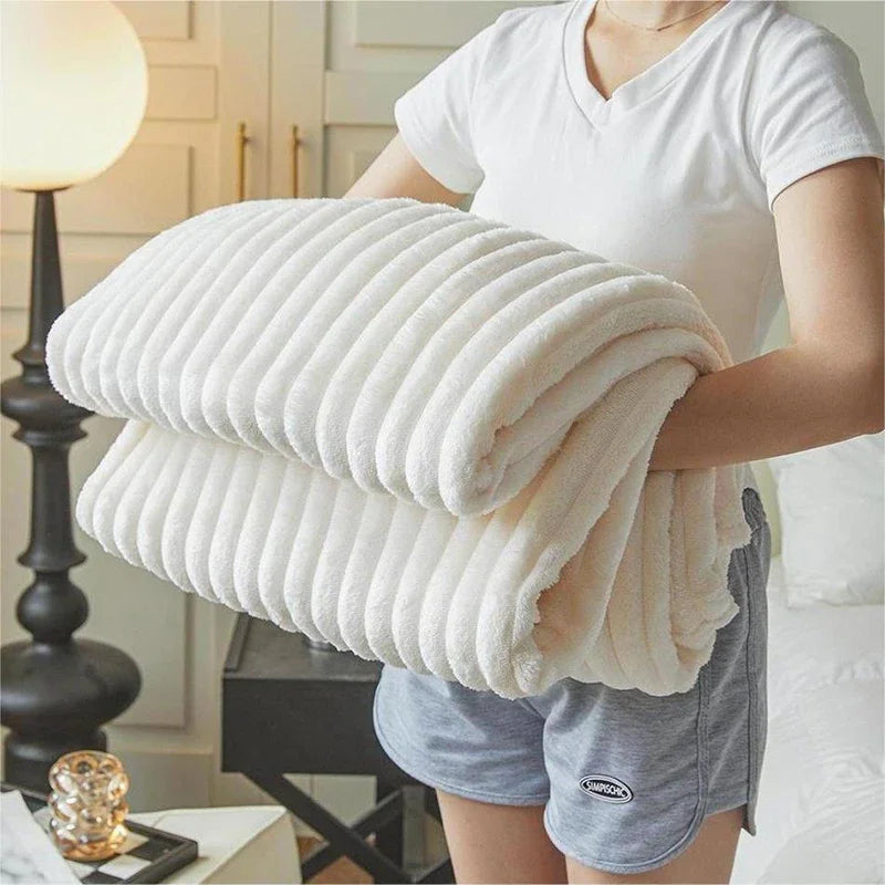 Soft Fleece Throw Blanket – Cozy for Bed or Couch