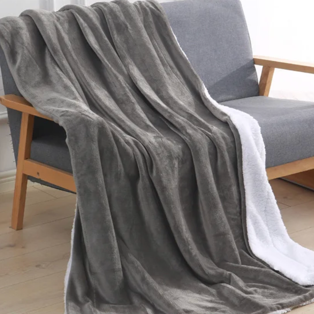 Soft Sherpa Blanket - Warm Throw Blanket for Bed, Couch & Sofa