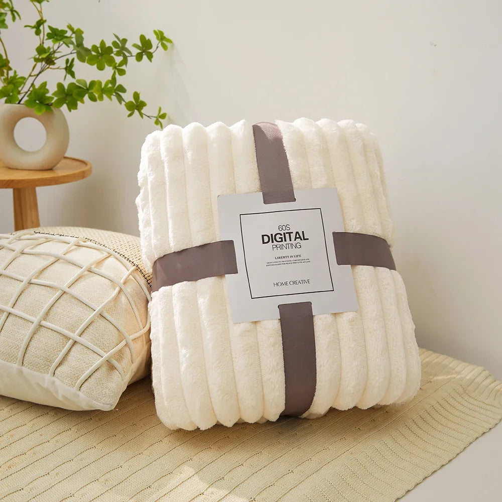 Soft Fleece Throw Blanket – Cozy for Bed or Couch