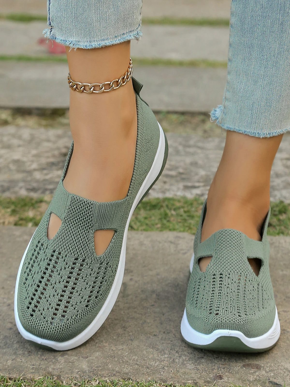 Women’s Breathable Lightweight Non-Slip Walking Comfort Shoes